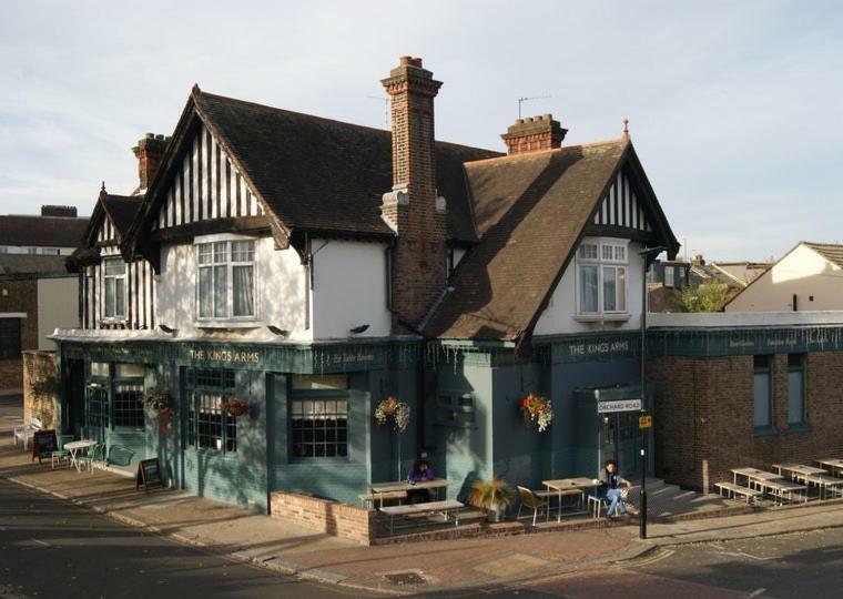 Kings Arms Hotel Brentford Exterior photo